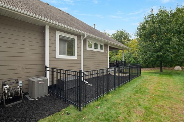 6292 Montee Drive, Eden Prairie, MN 55344