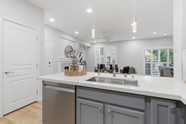 166 W Luna Loca Ln, Mountain House, CA 95391