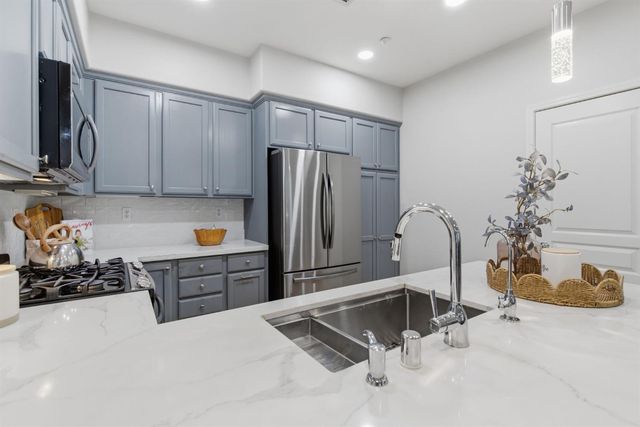 166 W Luna Loca Ln, Mountain House, CA 95391