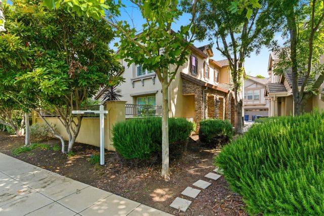 166 W Luna Loca Ln, Mountain House, CA 95391