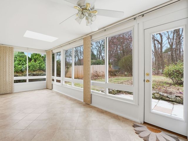 8 Monument Hill Rd, Chelmsford, MA 01824