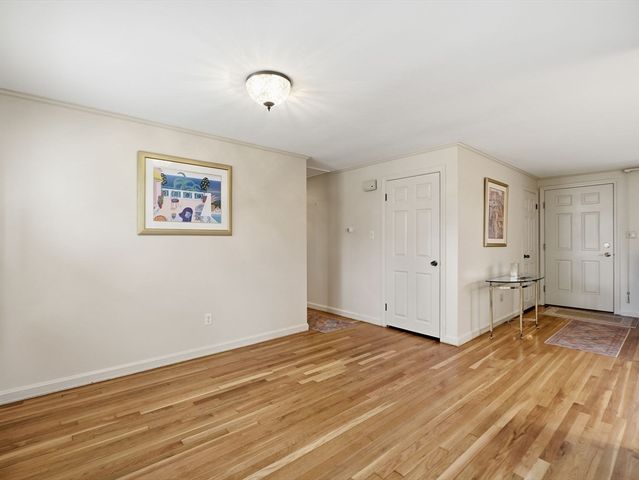 8 Monument Hill Rd, Chelmsford, MA 01824