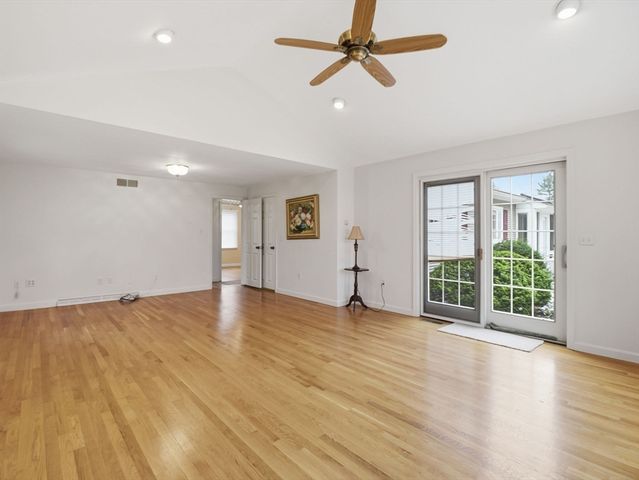 8 Monument Hill Rd, Chelmsford, MA 01824