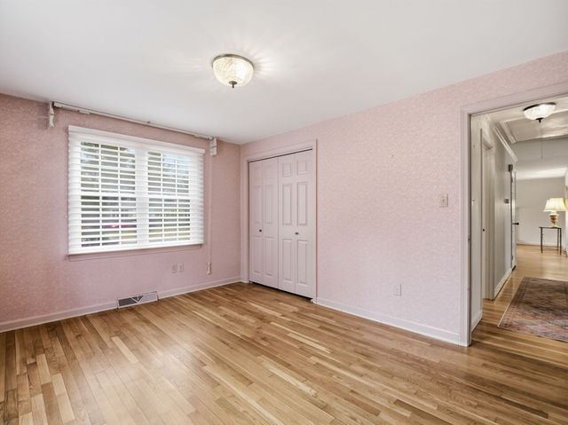 8 Monument Hill Rd, Chelmsford, MA 01824