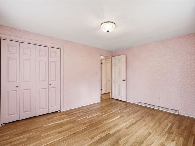 8 Monument Hill Rd, Chelmsford, MA 01824