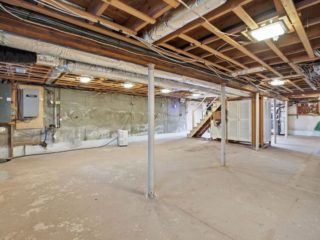 8 Monument Hill Rd, Chelmsford, MA 01824