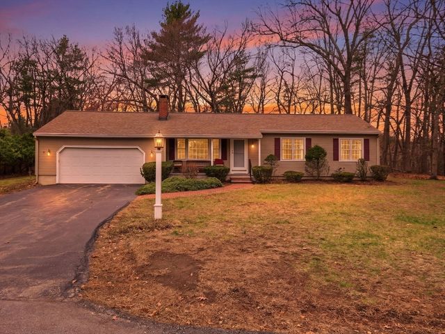 8 Monument Hill Rd, Chelmsford, MA 01824