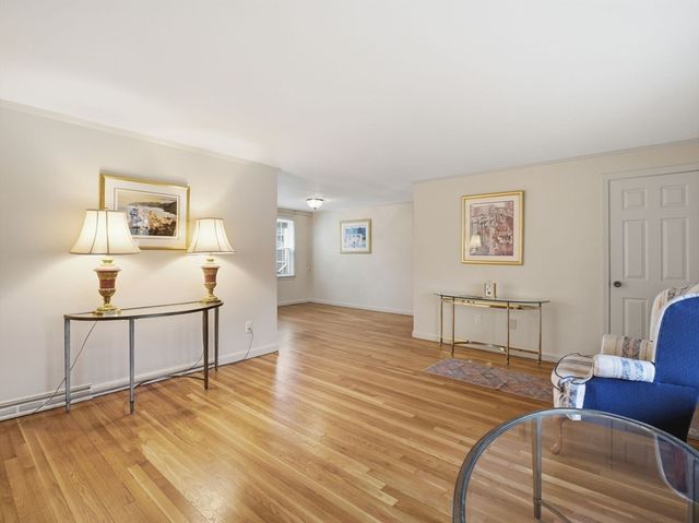 8 Monument Hill Rd, Chelmsford, MA 01824