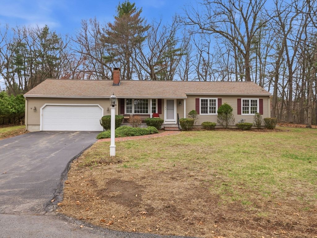 8 Monument Hill Rd, Chelmsford, MA 01824