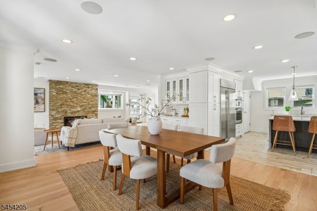 877 Park Ave, Elizabeth City, NJ 07208