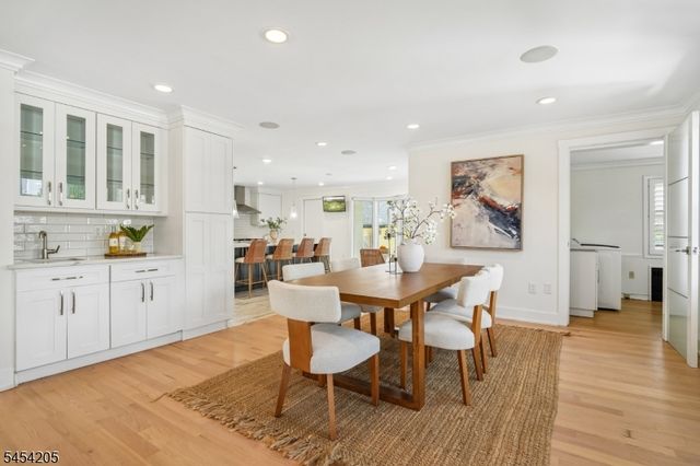 877 Park Ave, Elizabeth City, NJ 07208