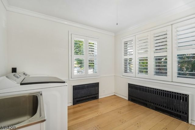 877 Park Ave, Elizabeth City, NJ 07208