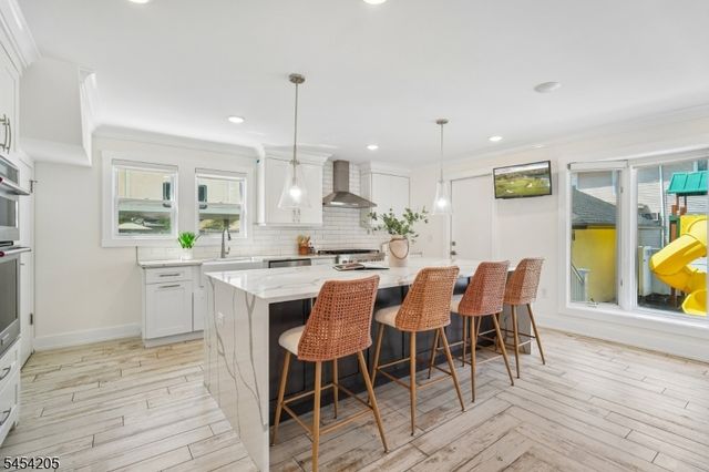 877 Park Ave, Elizabeth City, NJ 07208