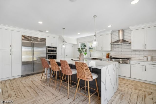 877 Park Ave, Elizabeth City, NJ 07208
