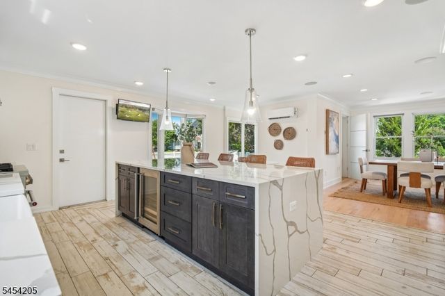 877 Park Ave, Elizabeth City, NJ 07208