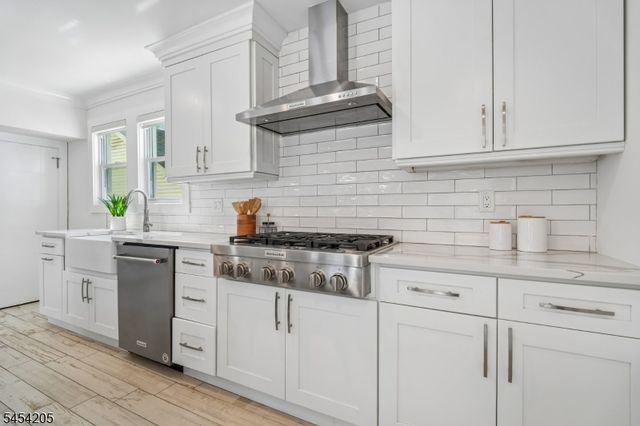 877 Park Ave, Elizabeth City, NJ 07208