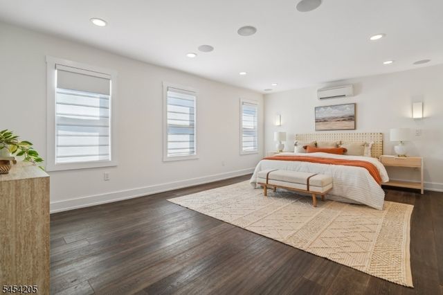 877 Park Ave, Elizabeth City, NJ 07208