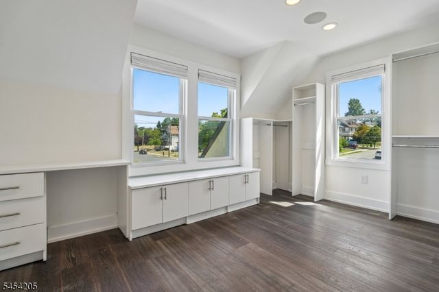 877 Park Ave, Elizabeth City, NJ 07208