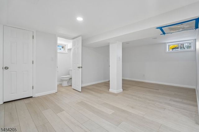 877 Park Ave, Elizabeth City, NJ 07208