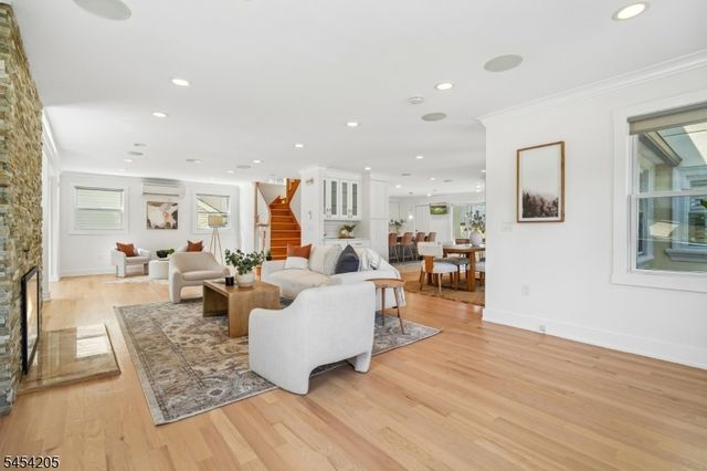 877 Park Ave, Elizabeth City, NJ 07208