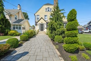 877 Park Ave, Elizabeth City, NJ 07208