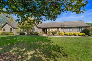 10320 Winfield Road, Winfield, WV 25213