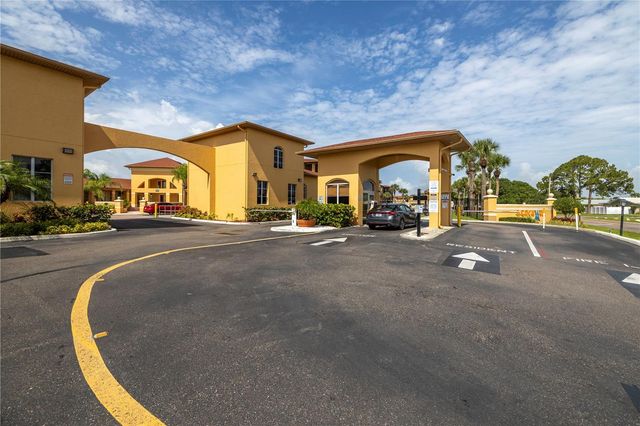 4333 BAYSIDE VILLAGE DRIVE 214, Tampa, FL 33615