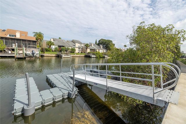 4333 BAYSIDE VILLAGE DRIVE 214, Tampa, FL 33615