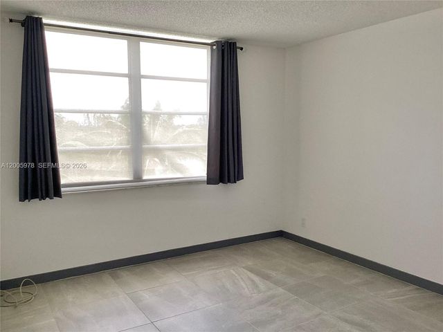 8900 Washington Boulevard PH2A, Pembroke Pines, FL 33025