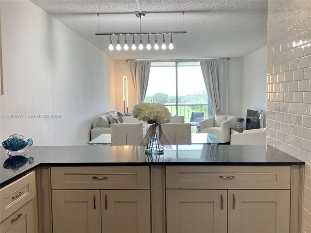 8900 Washington Boulevard PH2A, Pembroke Pines, FL 33025
