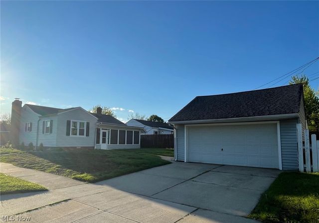 1683 Dennis Drive, Wickliffe, OH 44092