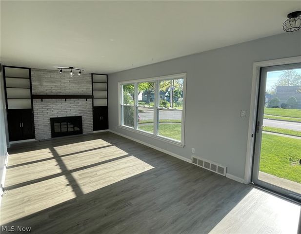 1683 Dennis Drive, Wickliffe, OH 44092