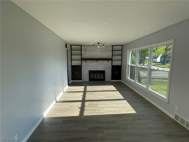 1683 Dennis Drive, Wickliffe, OH 44092