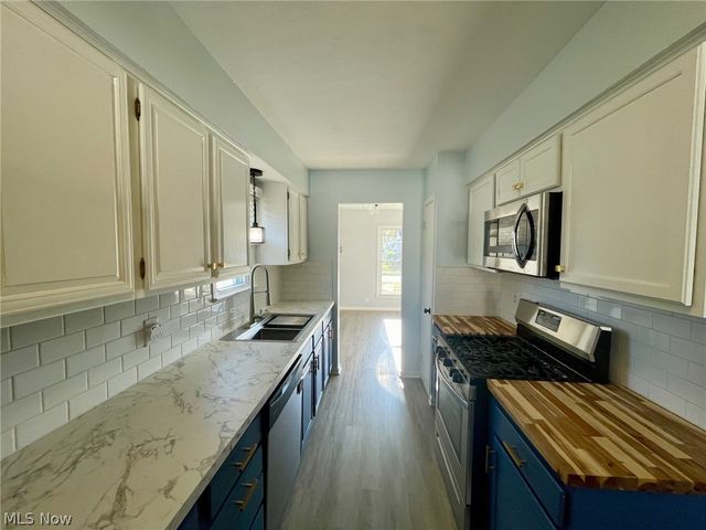 1683 Dennis Drive, Wickliffe, OH 44092