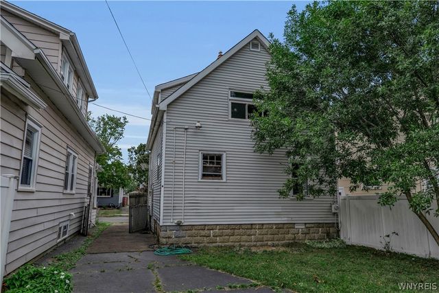 62 Parkwood Avenue, Tonawanda, NY 14217