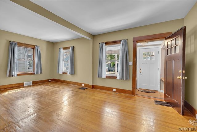62 Parkwood Avenue, Tonawanda, NY 14217
