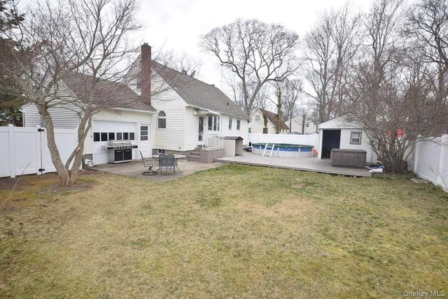 3 Windus Drive, Shirley, NY 11967