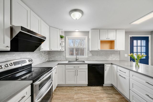 166 Lakeview Drive, Shelburne, VT 05458