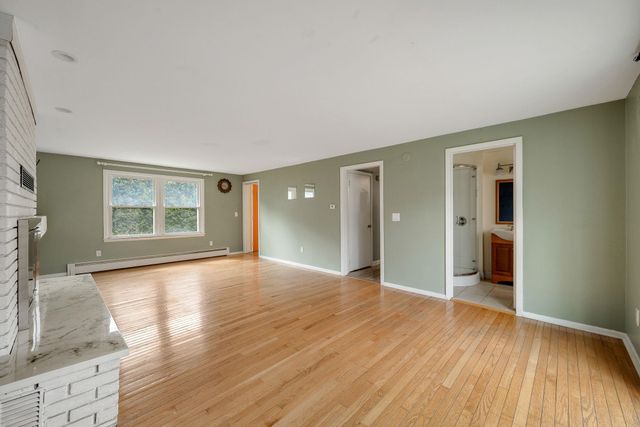 166 Lakeview Drive, Shelburne, VT 05458