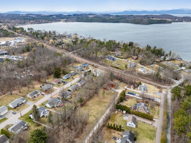 166 Lakeview Drive, Shelburne, VT 05458