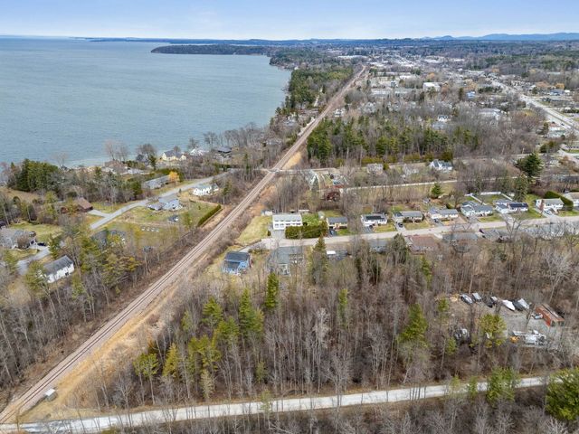 166 Lakeview Drive, Shelburne, VT 05458