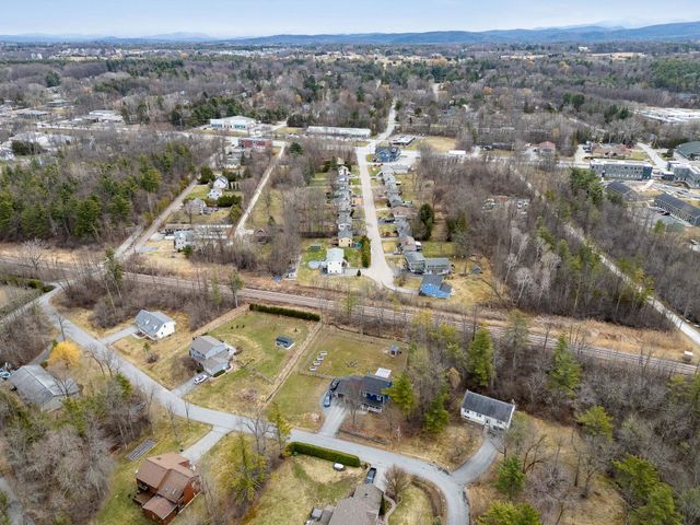 166 Lakeview Drive, Shelburne, VT 05458