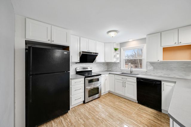 166 Lakeview Drive, Shelburne, VT 05458
