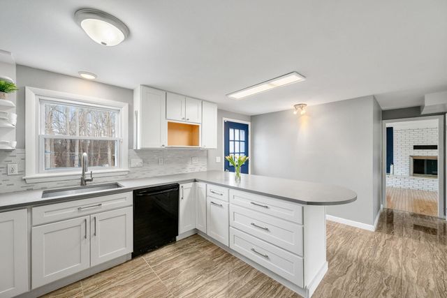 166 Lakeview Drive, Shelburne, VT 05458