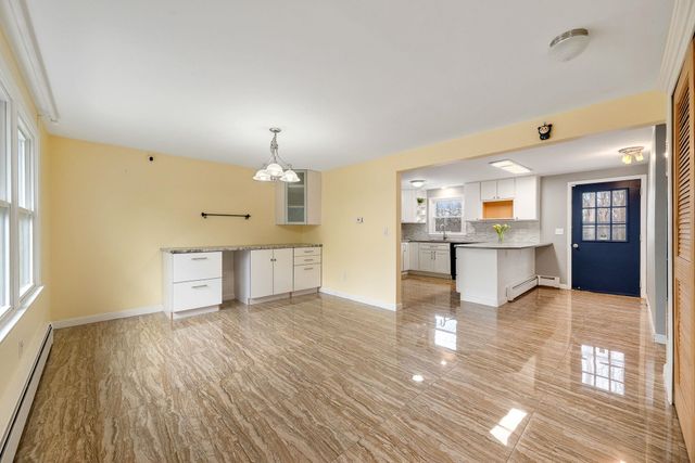 166 Lakeview Drive, Shelburne, VT 05458