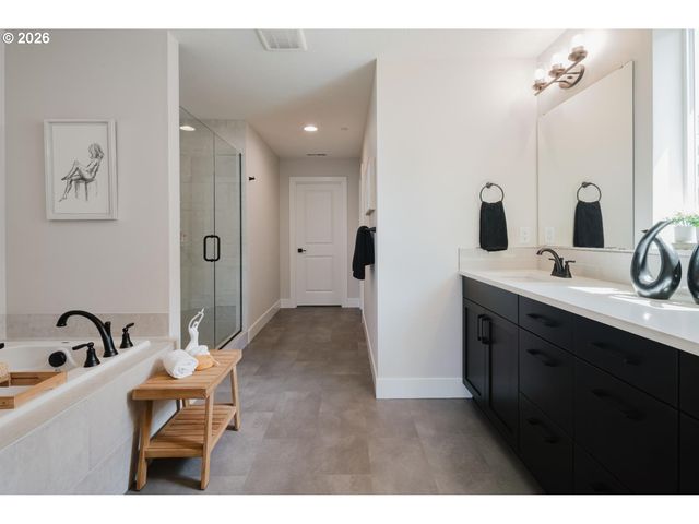 1909 Ne 195th Ct, Vancouver, WA 98684