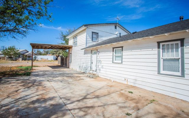 415 W Panhandle Street, Slaton, TX 79364