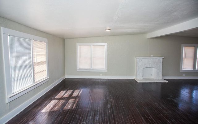 415 W Panhandle Street, Slaton, TX 79364