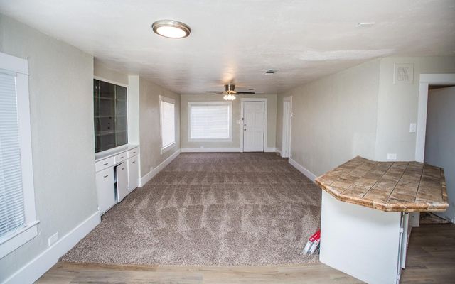 415 W Panhandle Street, Slaton, TX 79364