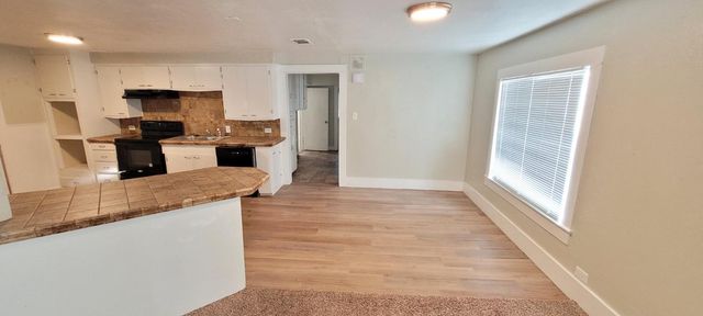 415 W Panhandle Street, Slaton, TX 79364